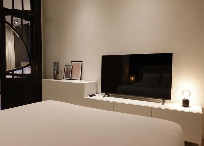 Casa Clementina - 3 Bedroom In A Art-nouveau House