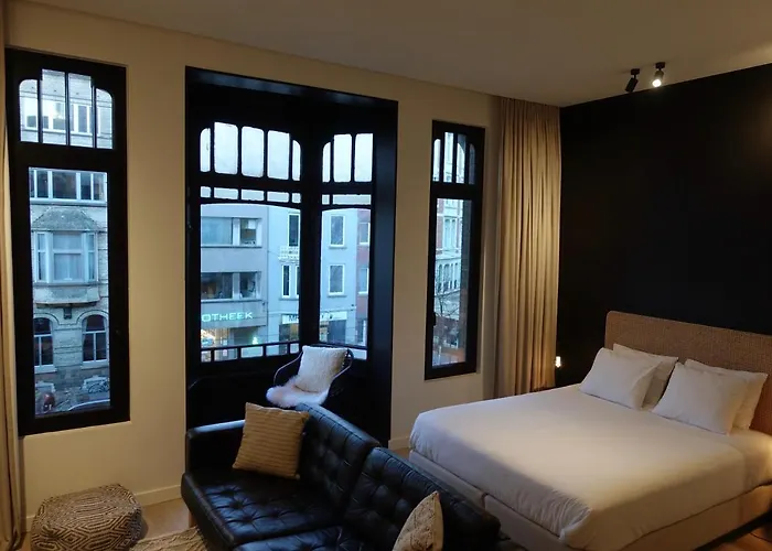 Casa Clementina - 3 Bedroom In A Art-nouveau House * Gent