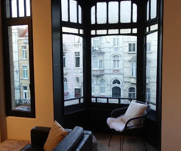 Casa Clementina - 3 Bedroom In A Art-nouveau House Gent