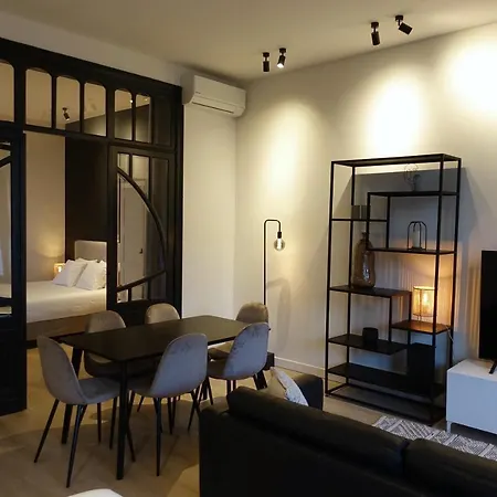 Casa Clementina - 3 Bedroom In A Art-nouveau House Lägenhet Gent