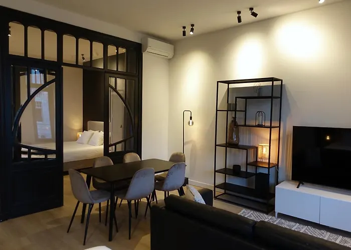 Casa Clementina - 3 Bedroom In A Art-nouveau House Апартаменты Гент