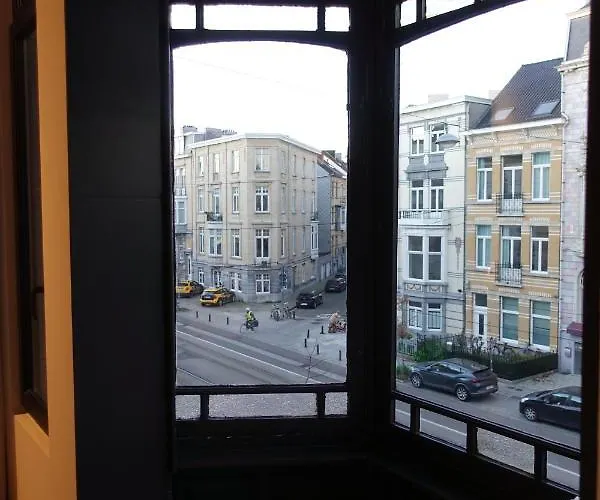 Апартаменты Casa Clementina - 3 Bedroom In A Art-nouveau House Гент